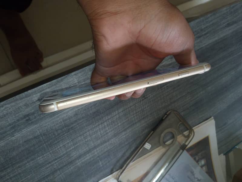 Apple iPhone 7 Plus 0