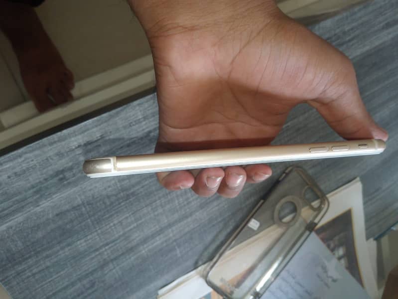 Apple iPhone 7 Plus 3