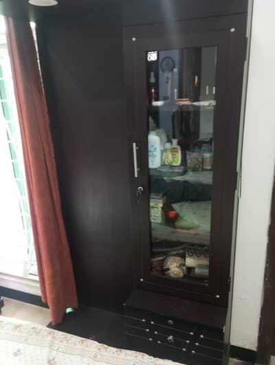 Bartanoon wali Bari new Almari or dressing table