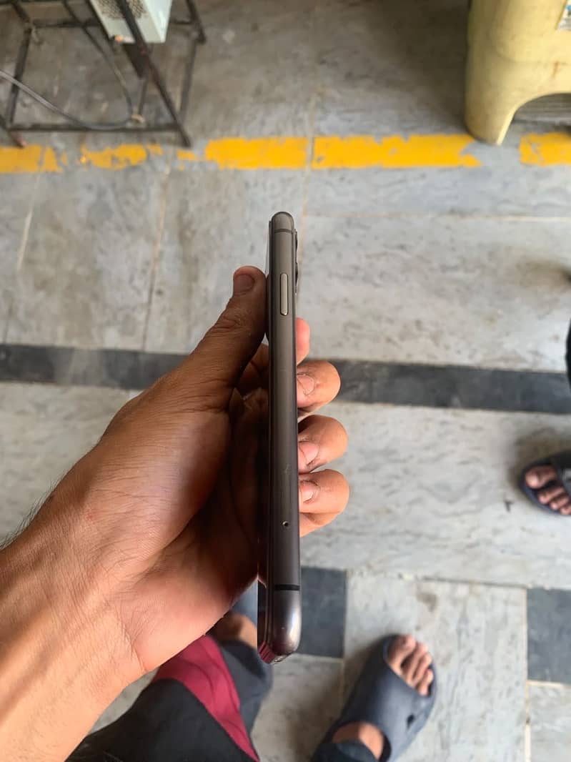 iPhone 11 1