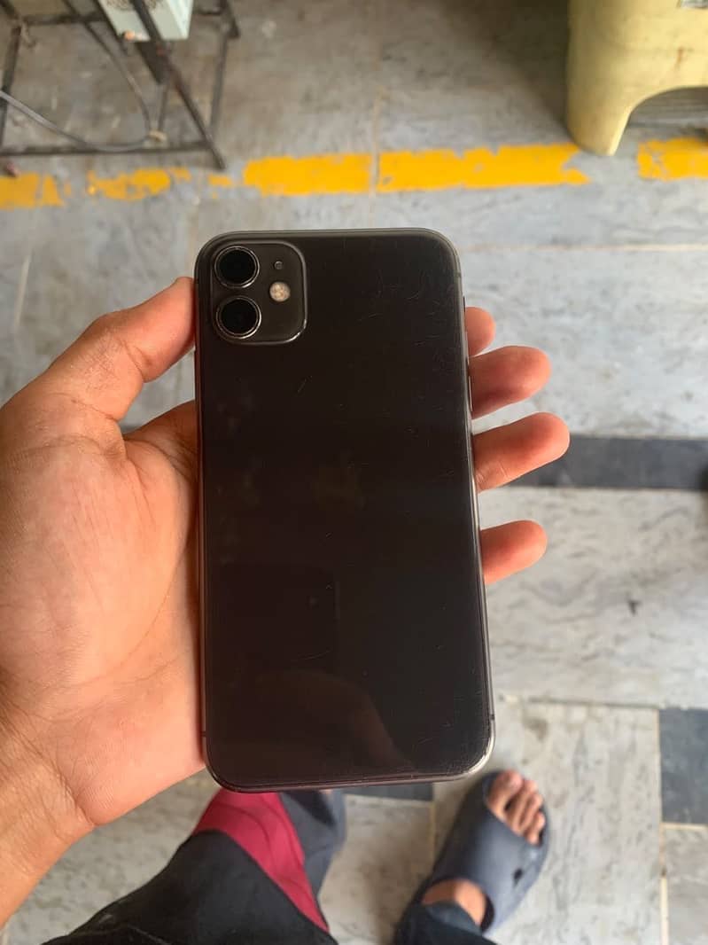 iPhone 11 3