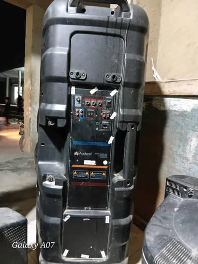 AUDiONiC  SPEAKER