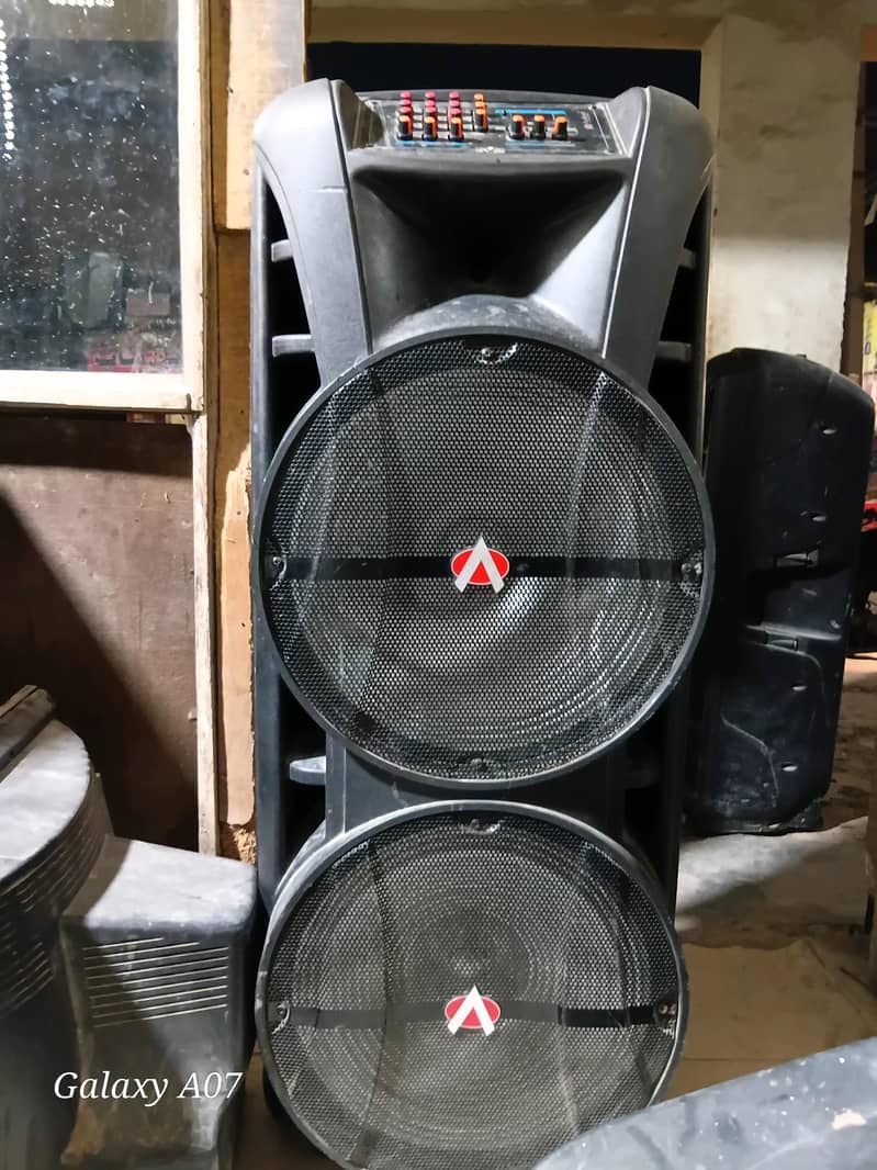 AUDiONiC  SPEAKER 1