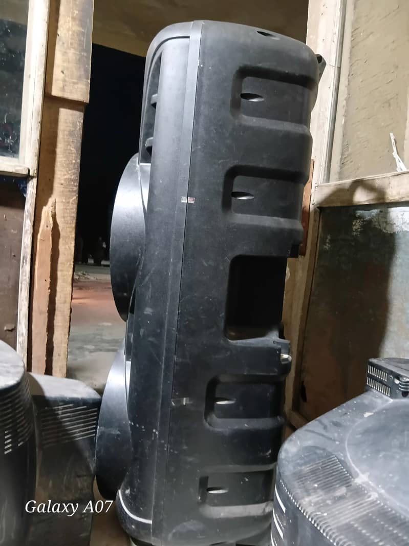 AUDiONiC  SPEAKER 2