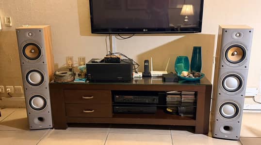 B&W DM604 S3 Floorstanders + ADCOM GFA-555 & GTP-500 II — Complete Au