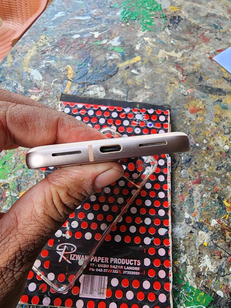 Google Pixel 8 4