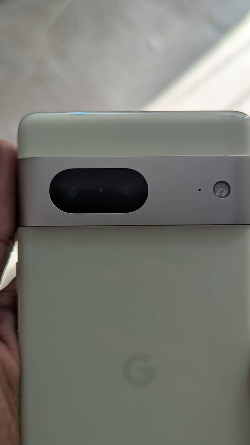 Google Pixel 7 4
