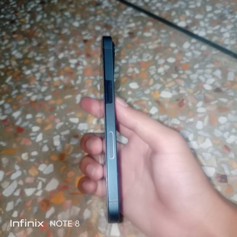 Apple iPhone 13 1
