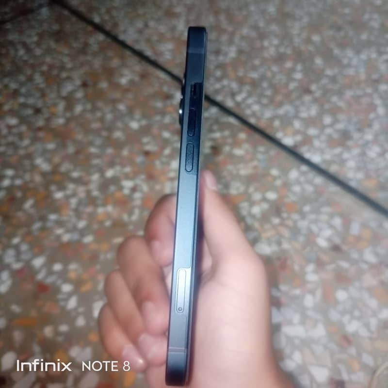 Apple iPhone 13 3