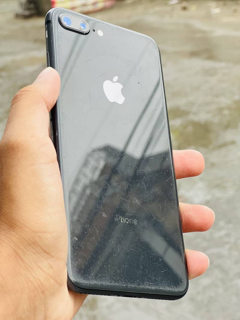 iPhone 8 Plus 4