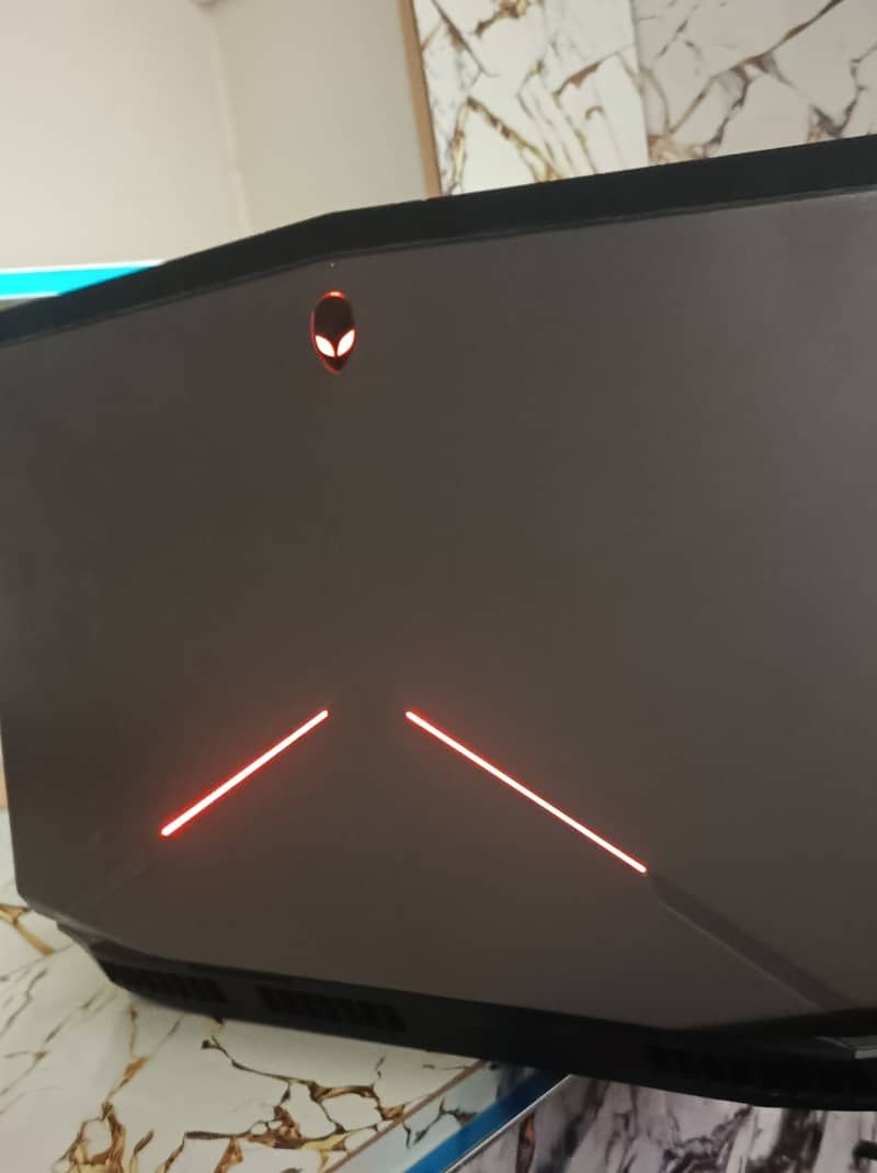ALIENWARE Gaming laptop 4