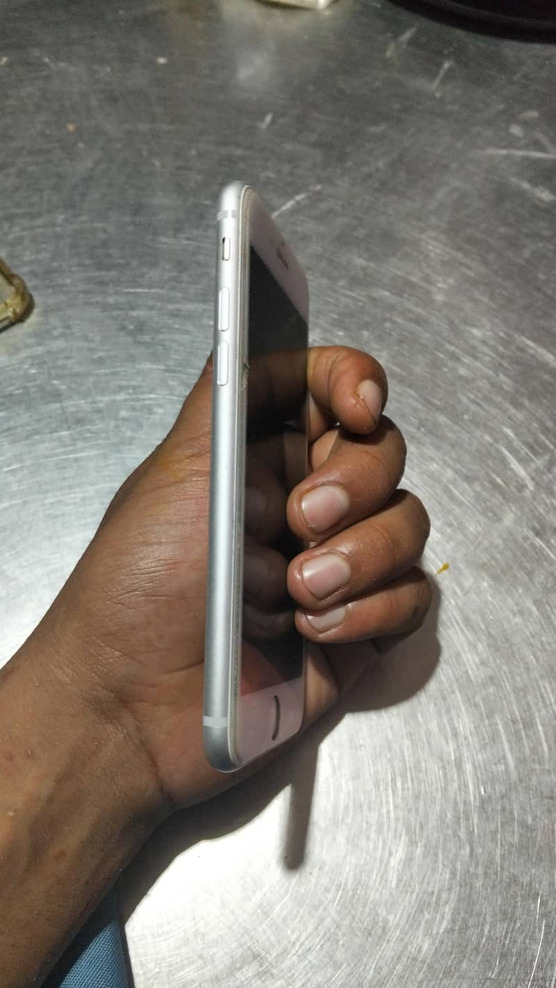 Apple iPhone 8 1