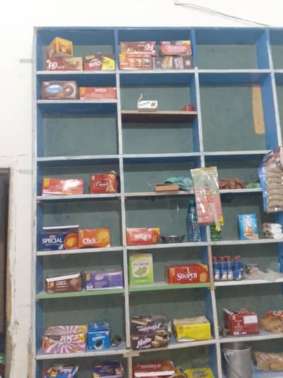 Bhai ye counter har chez he pari dokan ka saman  he para 03470209667 n