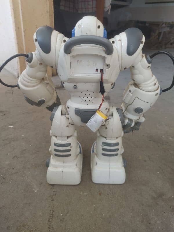 Robot remote control dancing and running 4