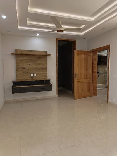 10 Marla Ground Portion Available For Rent