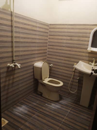 two bed dd portion for rent in johar