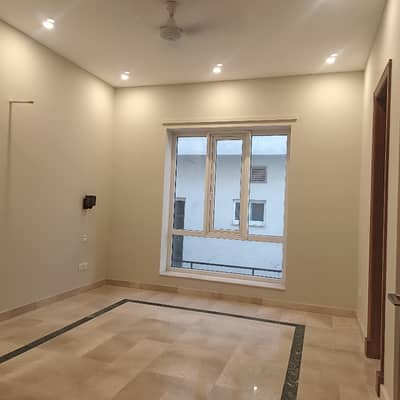 10 Marla Uper Portion For Rent
