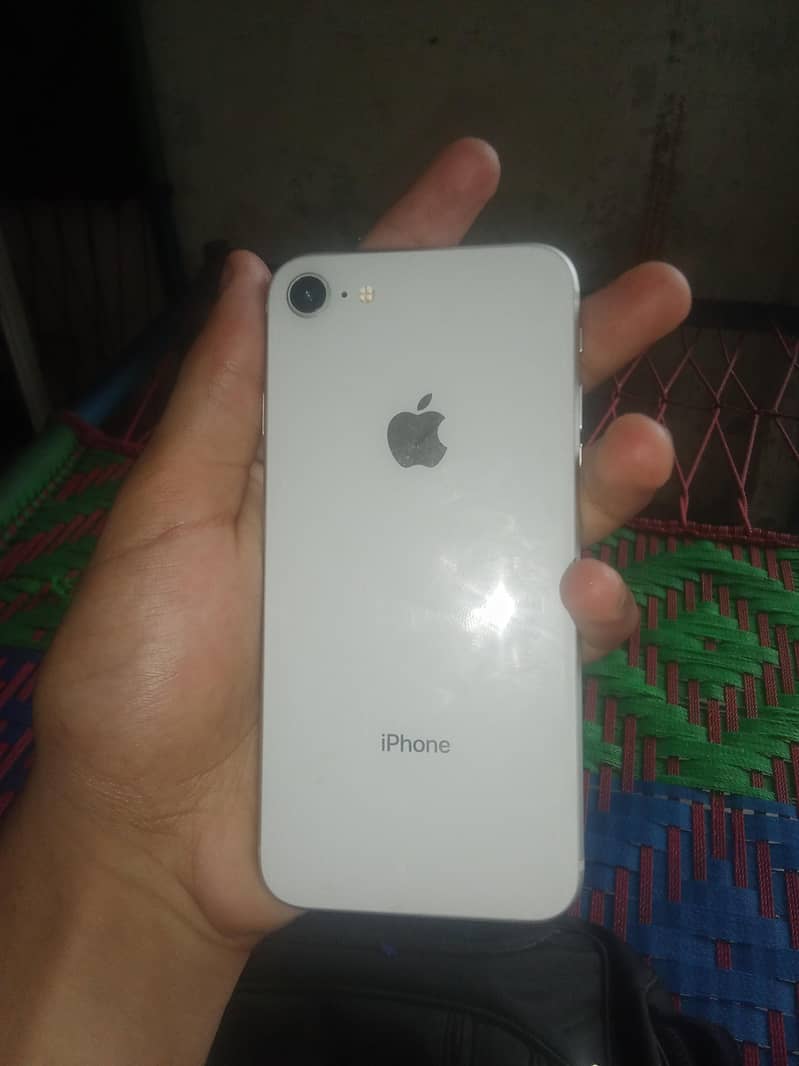 Apple iPhone 8 0