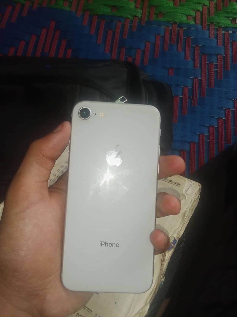 Apple iPhone 8 5