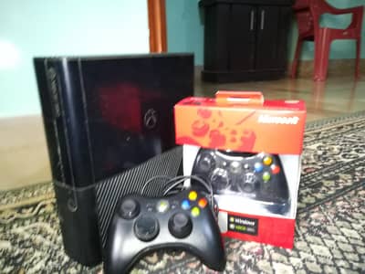 Xbox 360 E RGH | 160GB | 16 Installed Games | 2 Controllers