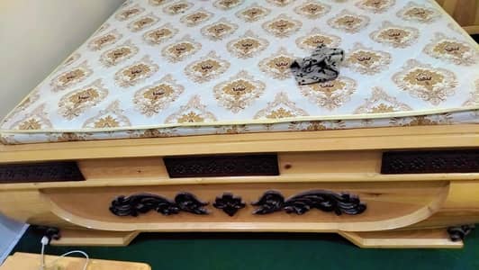 , 2 side table , 1 king side bed شادی کے لئے فل کمرہ سیٹ