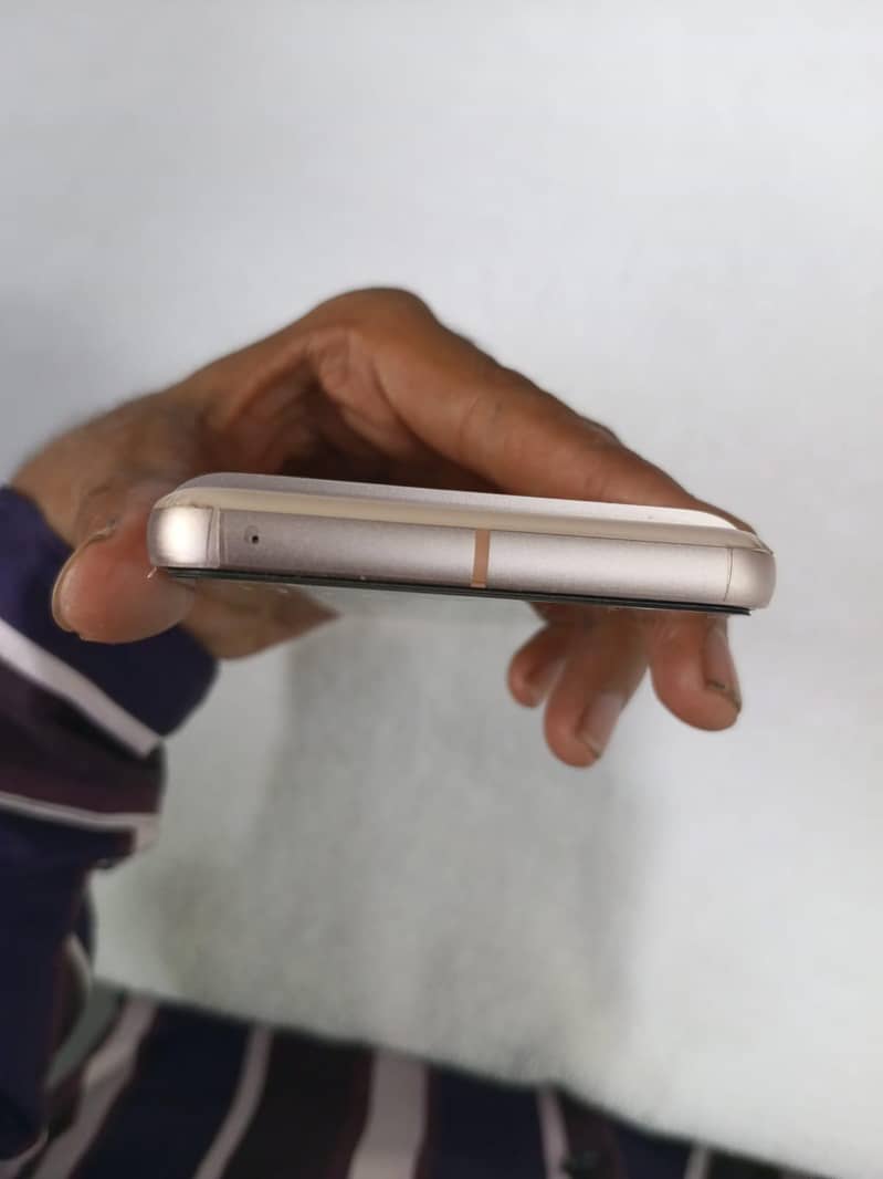 Google Pixel 8 5