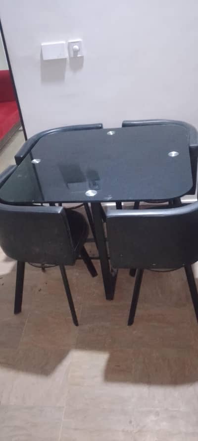 Dining table 4 chair stylish desing excellent condition