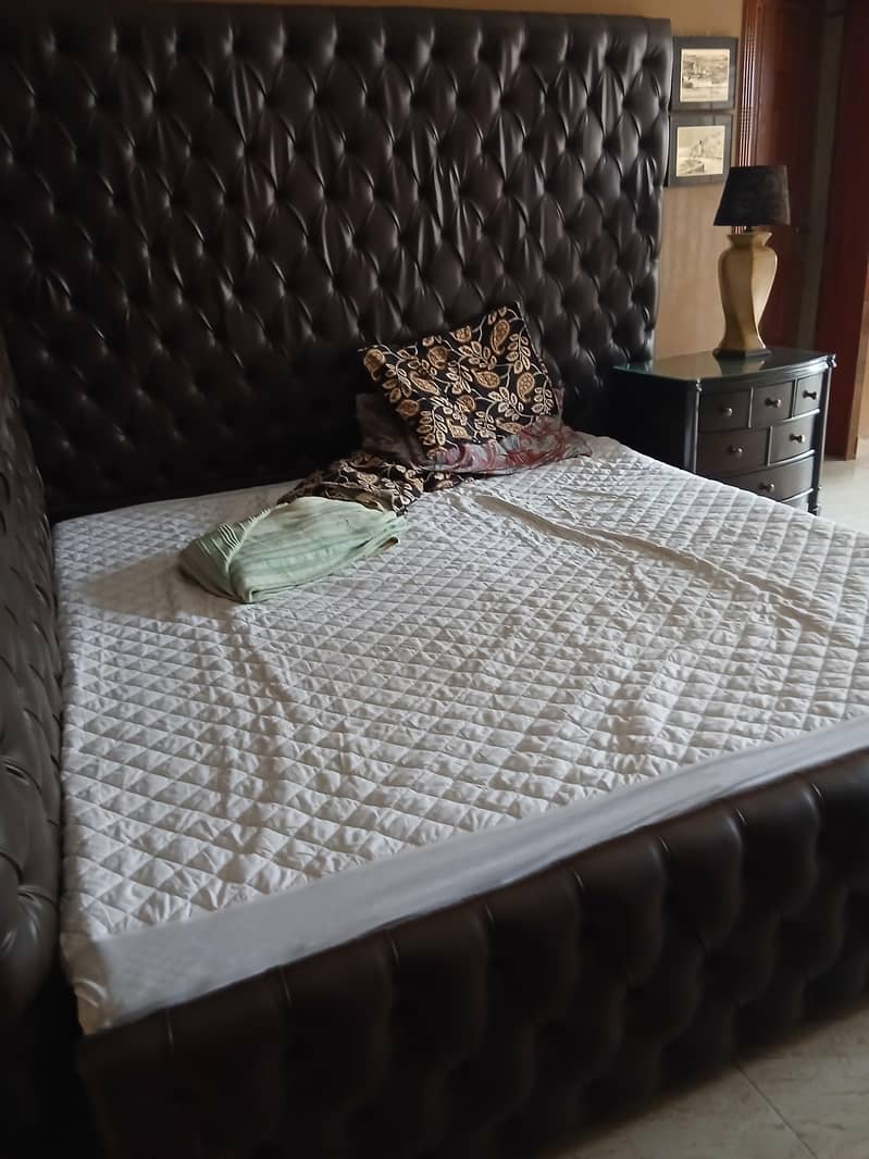 Double Bed 0