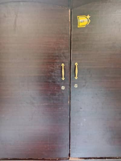 brown wood cabinet