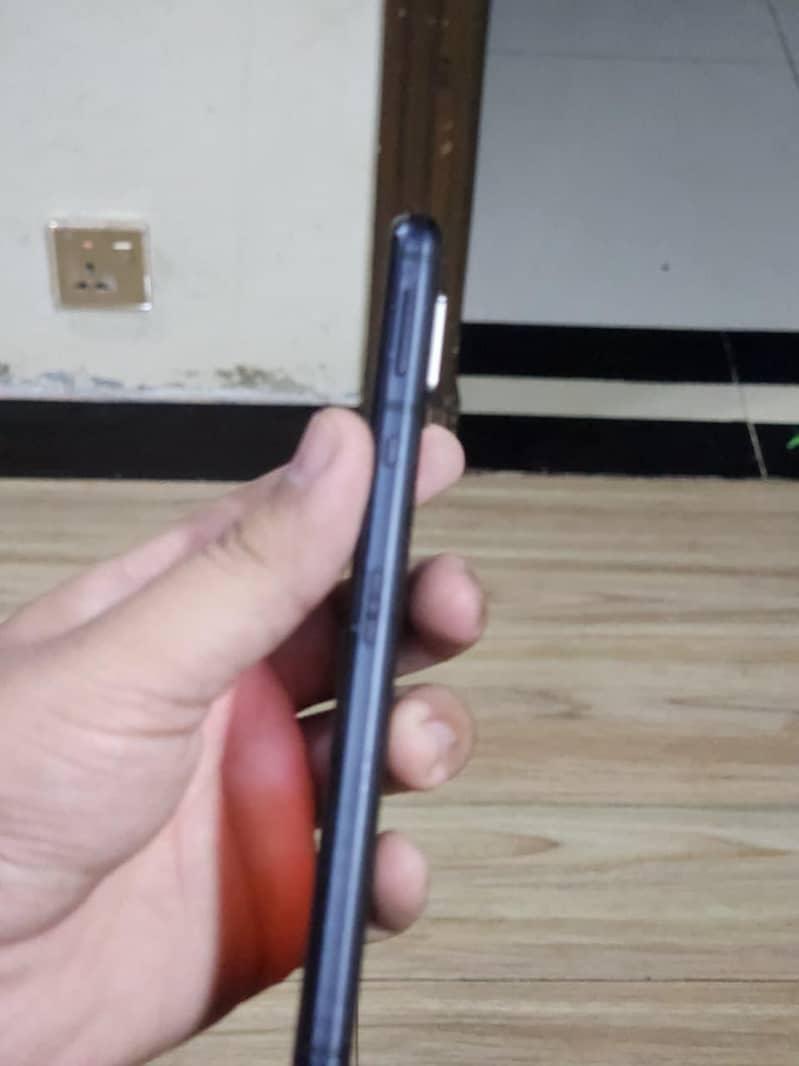 Sharp Aquos Sense 2