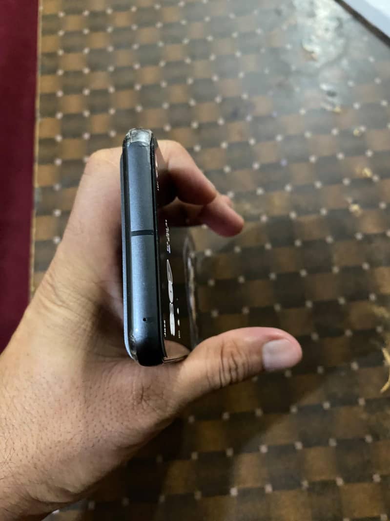 Google Pixel 8 4