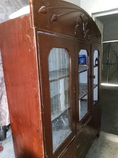 bartan rakhne wali ek almari hai 03173091494