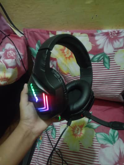 Headphone gaming