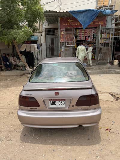 Honda Civic EXi 2001