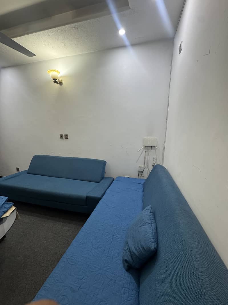 3x Sofa Come Bed 3