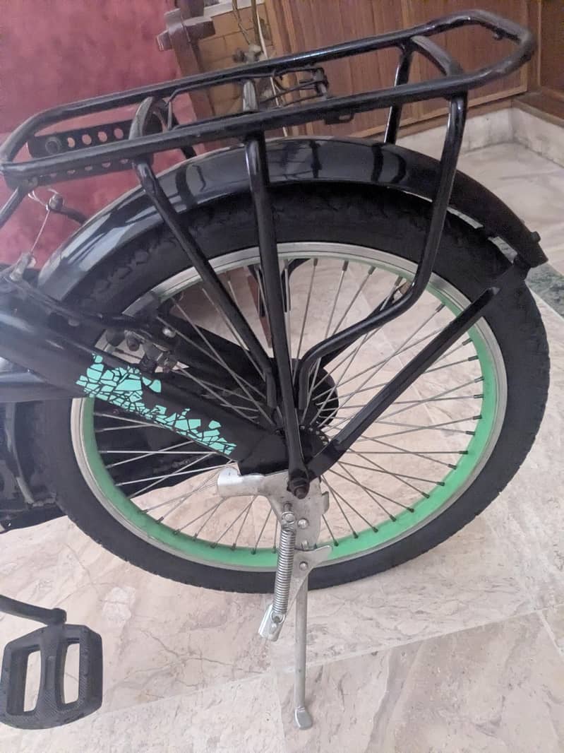 small sized cycle 4