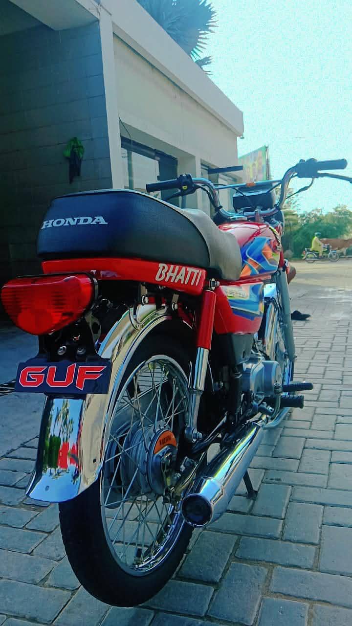 CD70 Red Colour 3