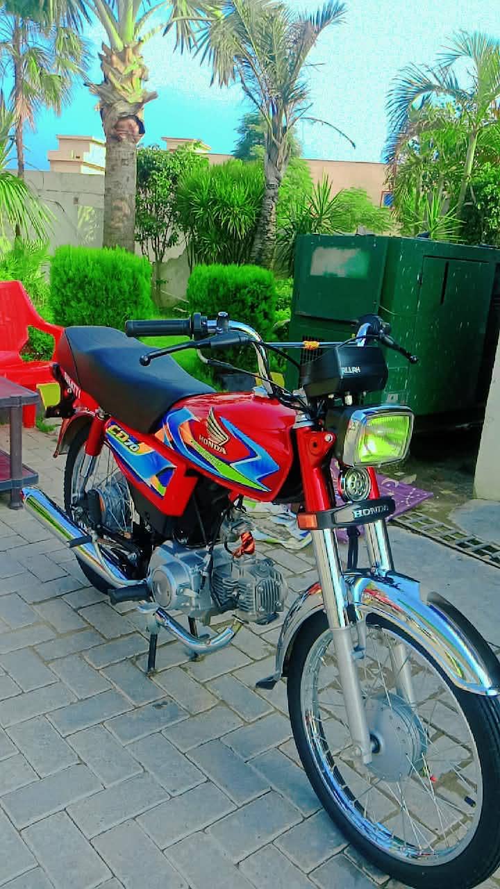 CD70 Red Colour 4