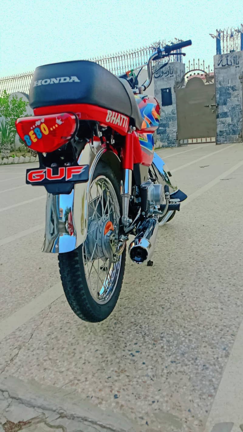 CD70 Red Colour 5