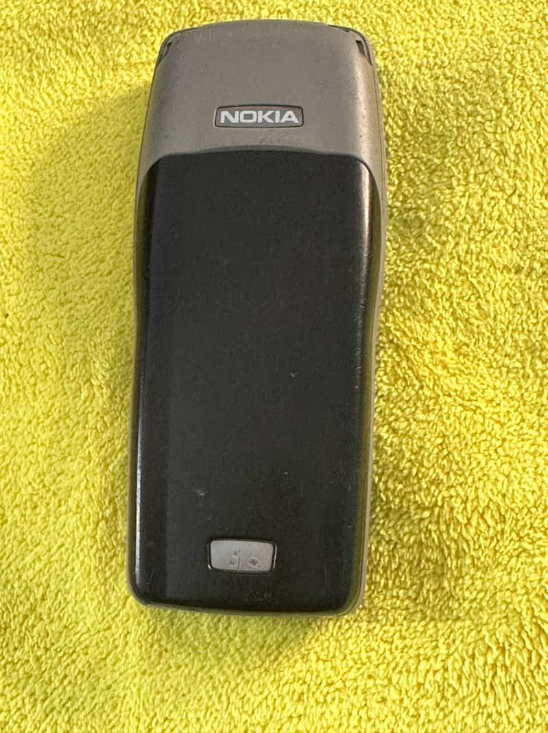 Nokia 1100 1