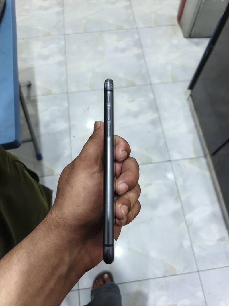 iPhone 11 2