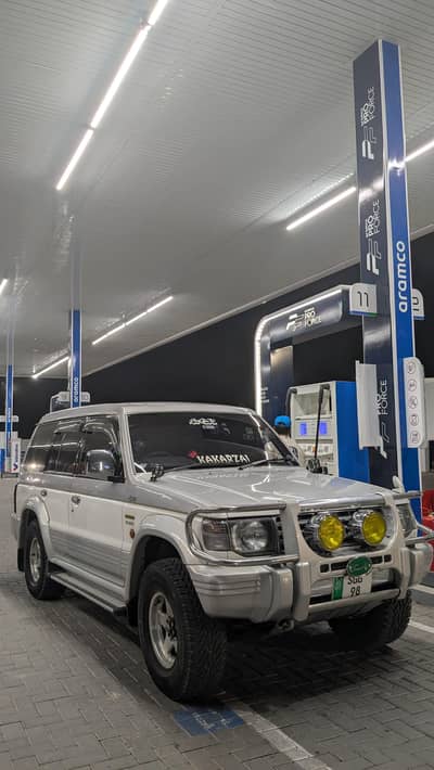 Mitsubishi Pajero 1992