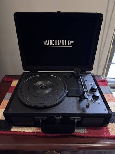 Victrola record player turntable