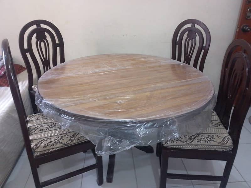 Dining table with chair's 1