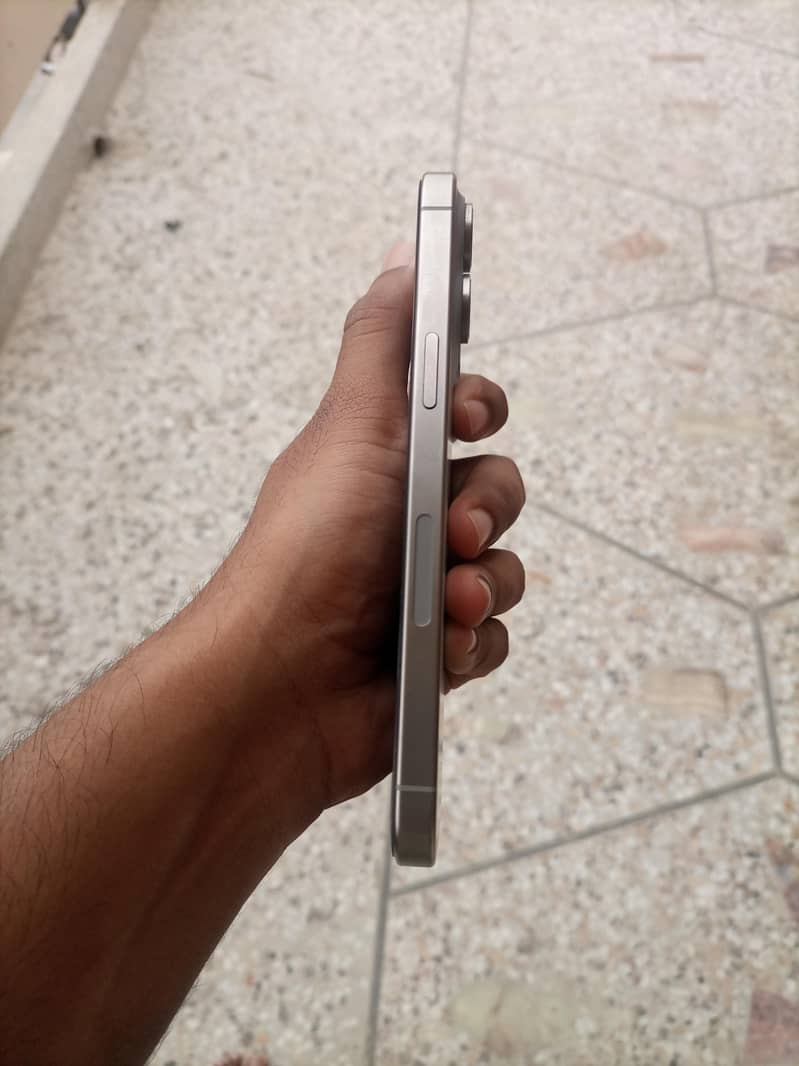 iphone 15 pro max 2