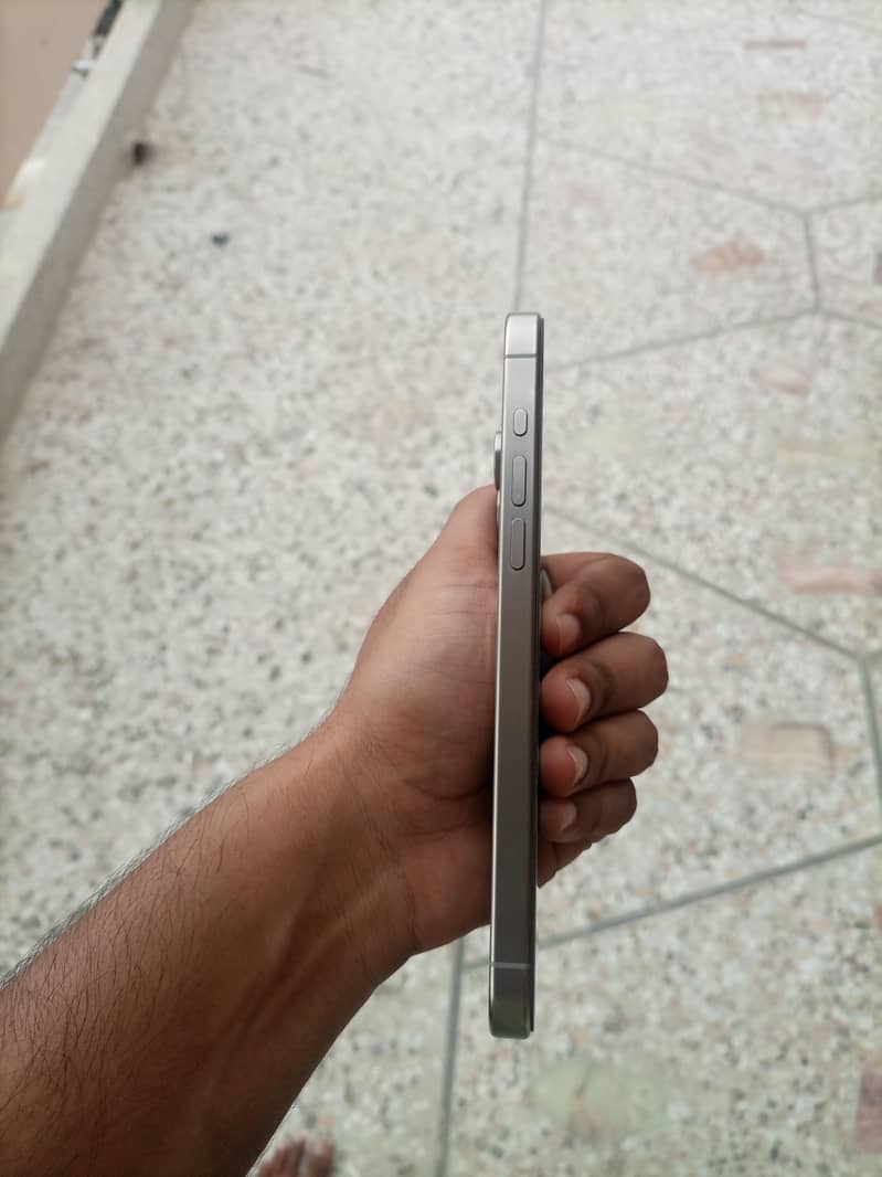 iphone 15 pro max 3