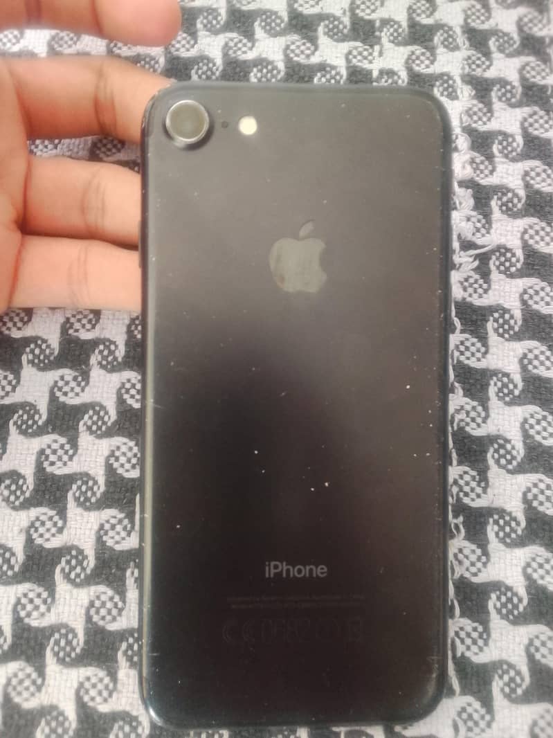 Apple iPhone 7 0