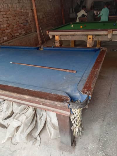 3 snooker tables