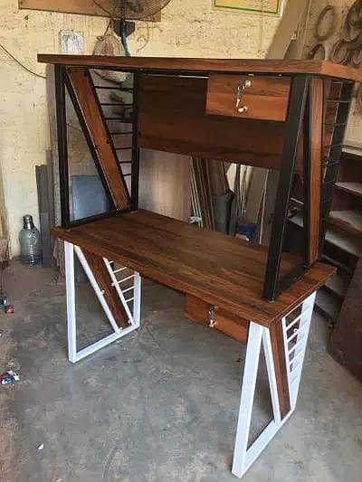 Executive Table Computer table 4