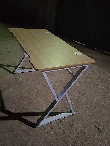 Executive Table Computer table 9